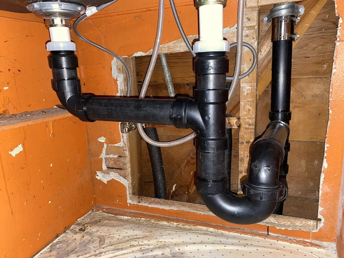 Professional Pipe Bursting equipment and tools on the job in Saxon